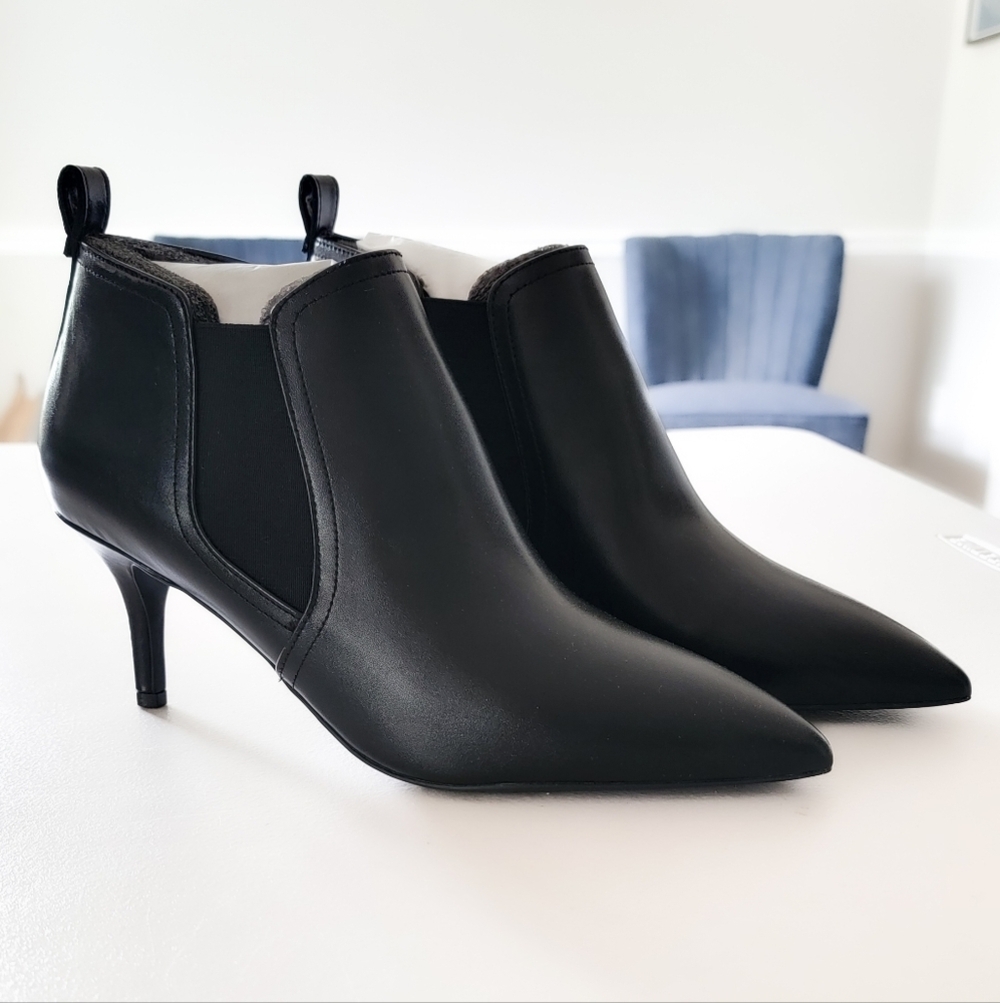 Cole Haan Black Pointed-Toe Leather Heeled Ankle Boots Size 8